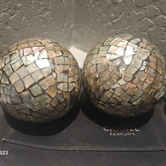 Decorative Abalone Shell Mother of Pearl 4" Orbs set of 2 - Picture 1 of 4